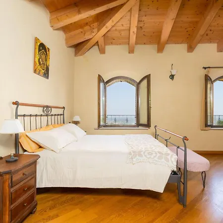 Belvedere San Bartolo By Posarellivillas * Cerreto Castello